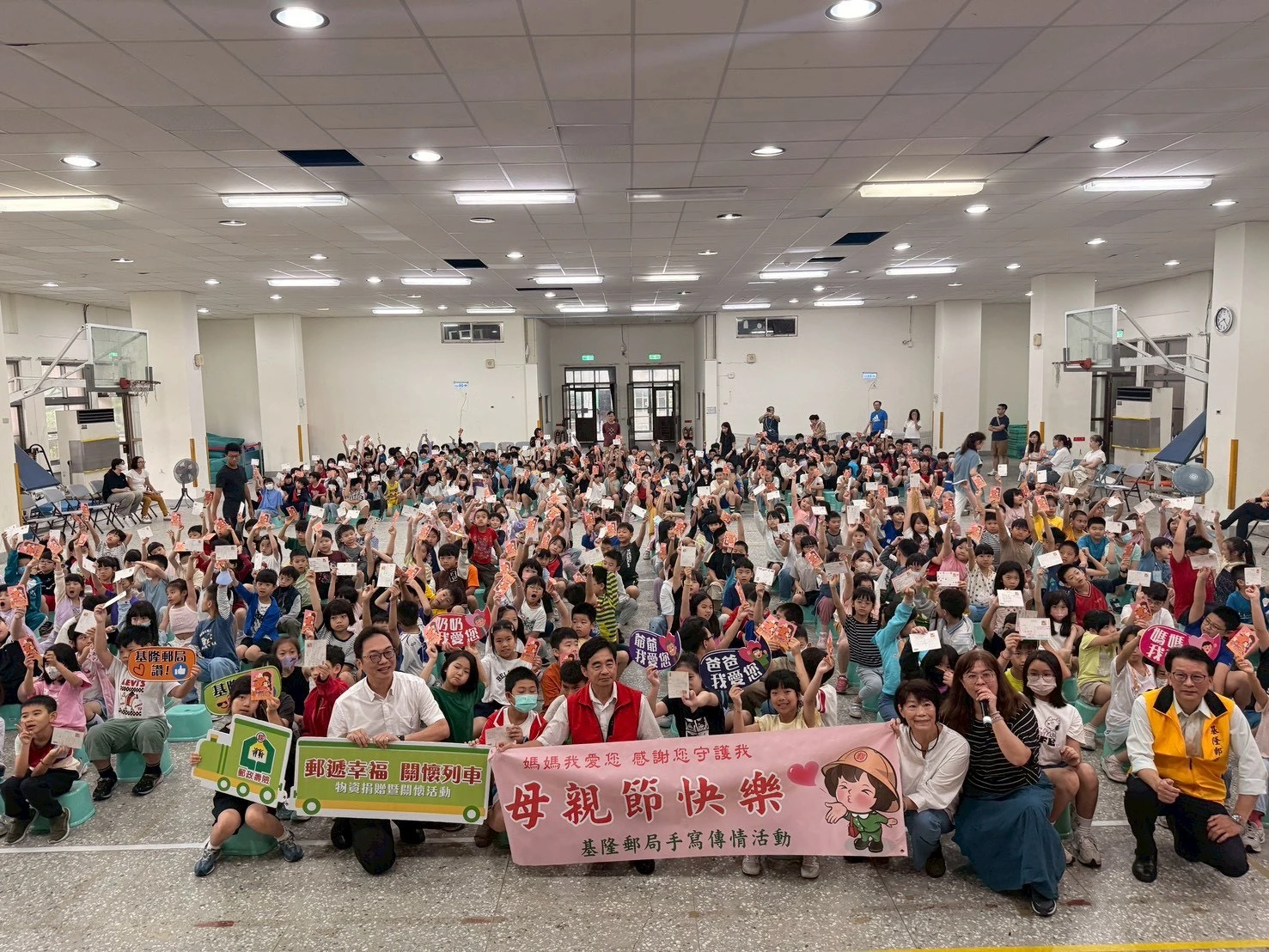母親節筆墨傳情 暖西國小舉辦「暖絲傳意，馨想事成」活動