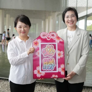 徐欣瑩台中請益   盧秀燕「必勝」祝福
