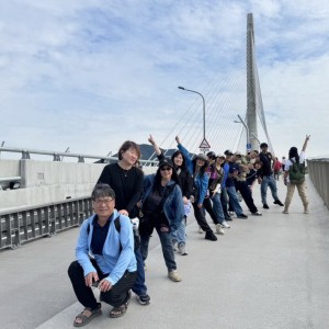 民眾搶先感受山海新地標魅力　淡江大橋主題遊程首發團熱鬧啟程