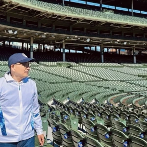 侯友宜參訪芝加哥百年球場Wrigley Field　借鏡場館經濟推動新北大巨蛋