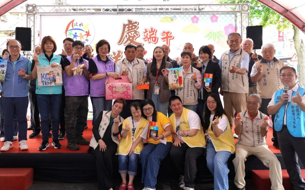 贈北海岸低收家庭關懷金及物資　淡水區關懷弱勢協會持續19年端午節送溫馨