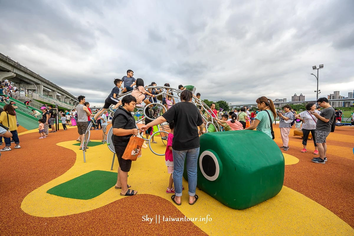 【熊猴森樂園】海世界水樂園.新北大都會公園親子.近捷運三重站 【熊猴森樂園】海世界水樂園.新北大都會公園親子.近捷運三重站