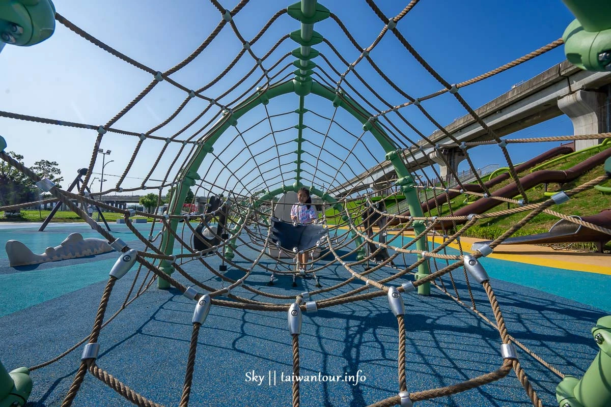 【熊猴森樂園】海世界水樂園.新北大都會公園親子.近捷運三重站 【熊猴森樂園】海世界水樂園.新北大都會公園親子.近捷運三重站