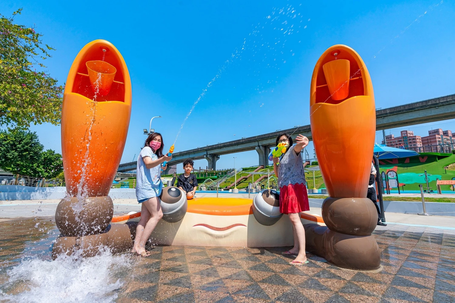 【熊猴森樂園】海世界水樂園.新北大都會公園親子.近捷運三重站 【熊猴森樂園】海世界水樂園.新北大都會公園親子.近捷運三重站