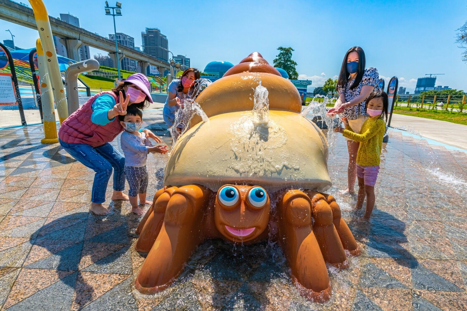 【熊猴森樂園】海世界水樂園.新北大都會公園親子.近捷運三重站 【熊猴森樂園】海世界水樂園.新北大都會公園親子.近捷運三重站
