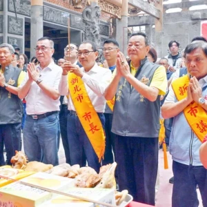 金包里慈護宮修復工程上梁　侯友宜：一一七年八月完工重現歷史建築風華