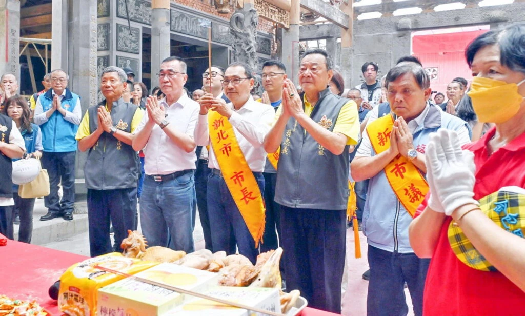 金包里慈護宮修復工程上梁　侯友宜：一一七年八月完工重現歷史建築風華