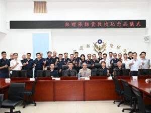 一面鏡子  一顆西瓜  道出領導與服務最重要的一堂課  花蓮縣警察局邀張錦貴教授分享  榜樣的力量  用故事啟發警察初心 