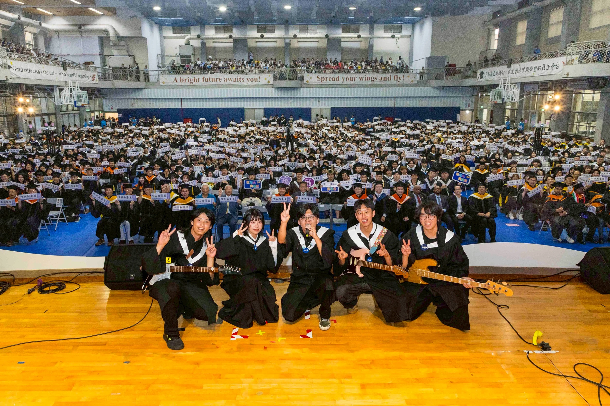海大115級畢業典禮2,403人啟航 期勉學子勇於挑戰創新承擔