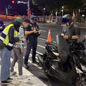 暑假拒當炸街族　新北環警監聯合執行「麥噪專案」強力取締噪音車