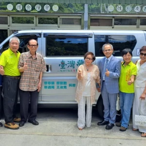 新莊蔡氏家族愛心再啟航　贈交通車助新莊牡丹心兒少圓「台灣夢」