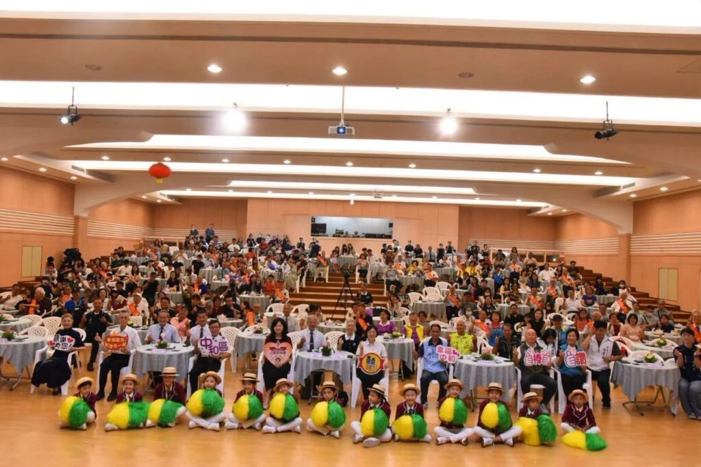 父愛無聲一路守護 　新北中和區公所表揚二十七位模範父親