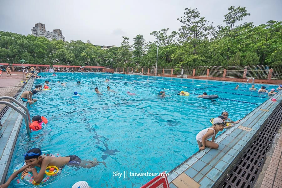 【前港游泳池】士林親子景點高CP值玩水滑水道開放時間
