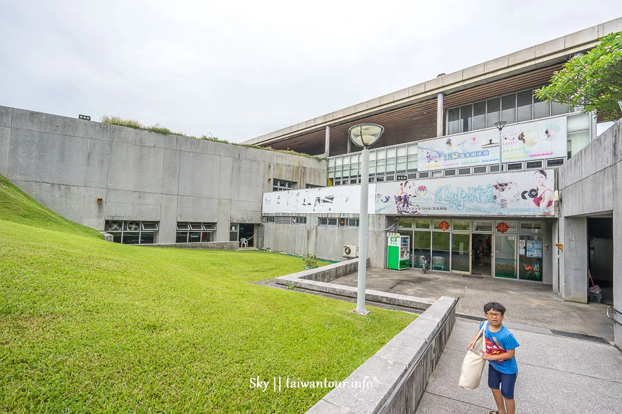 【玉泉公園游泳池】台北親子景點室內玩水滑水道雨天備案 【玉泉公園游泳池】台北親子景點室內玩水滑水道雨天備案