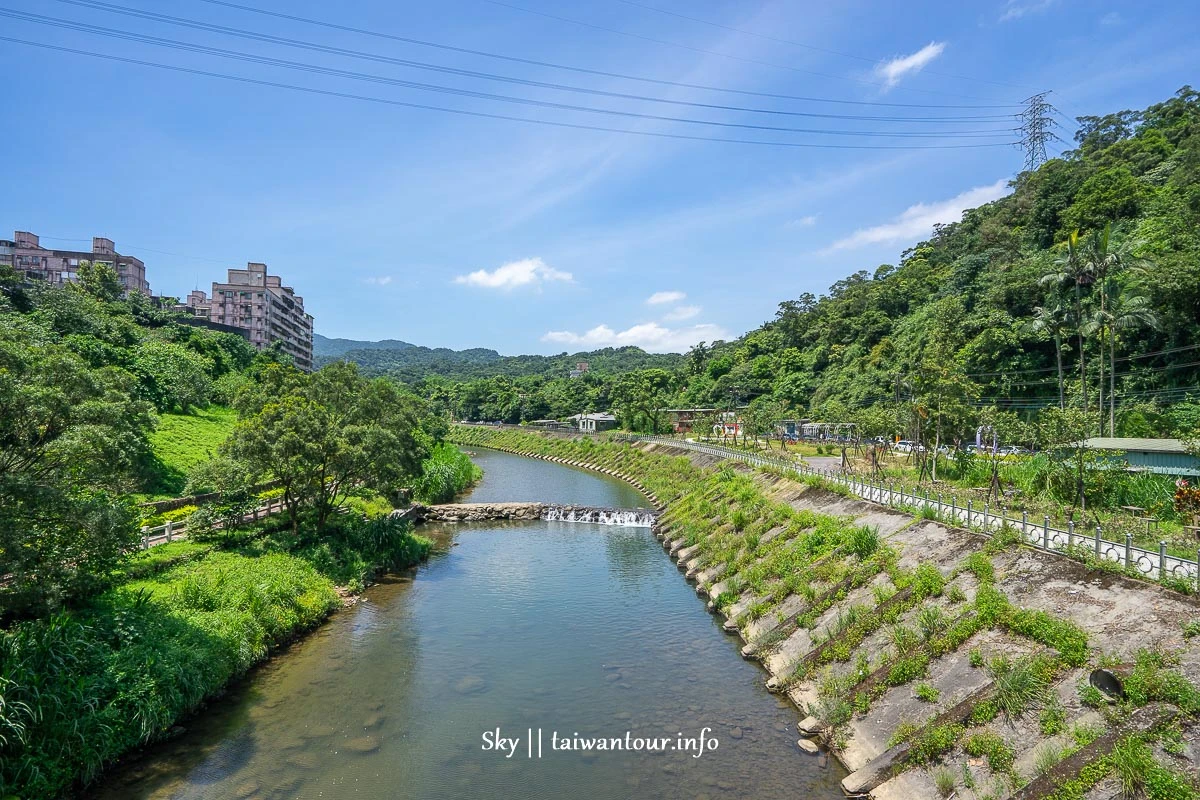 2026基隆免費玩水【暖暖親水公園2.0】升級！開放時間/噴水時段/交通停車攻略