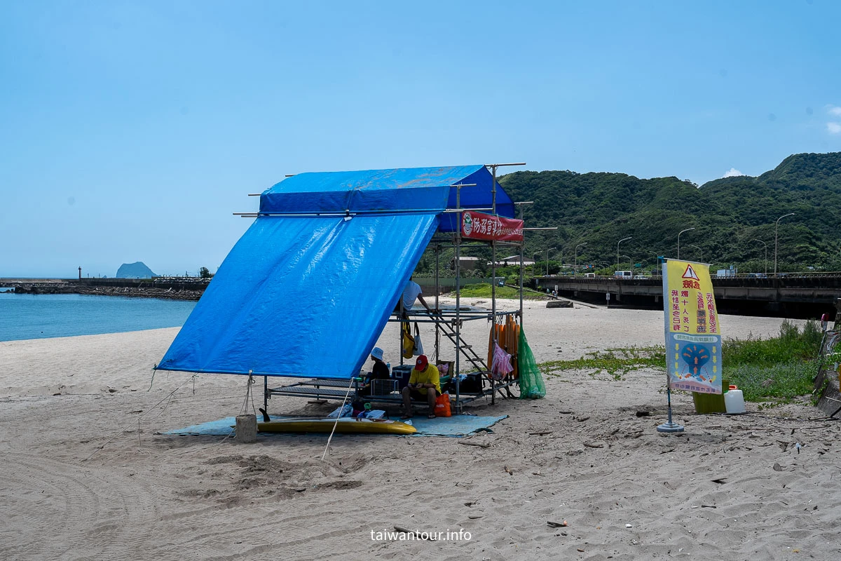 【2026萬里沙灘】翡翠灣海水浴場玩水攻略.交通.停車.抹茶山丘一次看 【2026萬里沙灘】翡翠灣海水浴場玩水攻略.交通.停車.抹茶山丘一次看