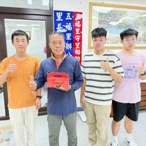 二信高中小太陽成長社幹部訪談五福里舒瑞利里長探究服務真諦