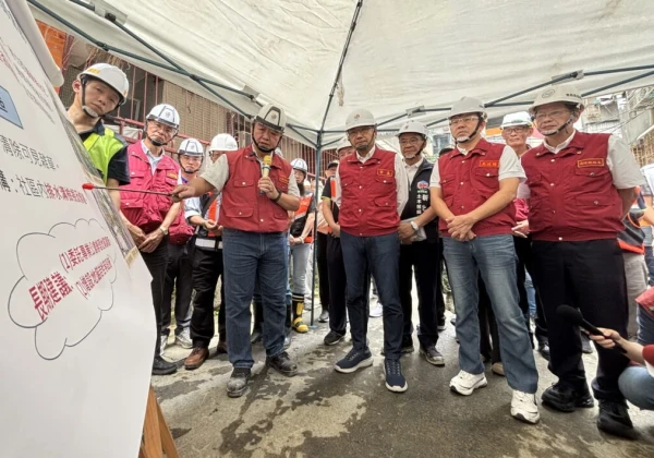巴威颱風陸警發布　侯友宜視察新店社區邊坡搶災及烏來防颱整備