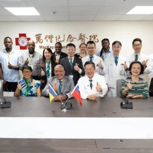 聖文森總理訪馬偕！ 深化十年醫療合作