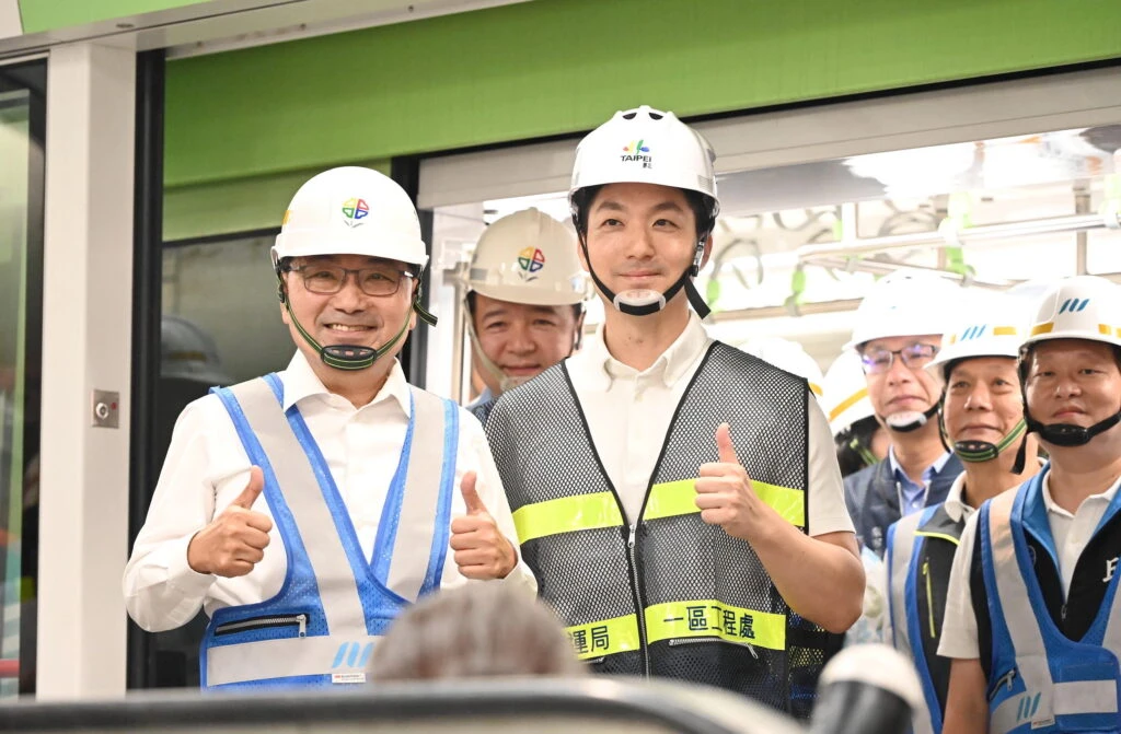 共築雙北軌道新未來　侯友宜、蔣萬安視察捷運萬大中和線主線動態測試　期明年底如期通車