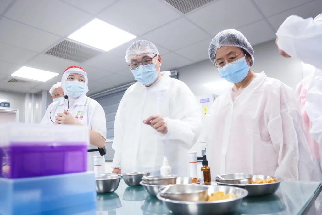 新北免費營養午餐開學上路　侯友宜視察團膳守護32.3萬學童食安