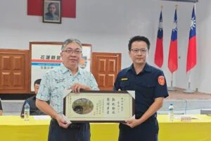 甘瑞能巡官榮退  山警搜救尋獲罹難者  警友會頒獎慰勞玉里警辛勞