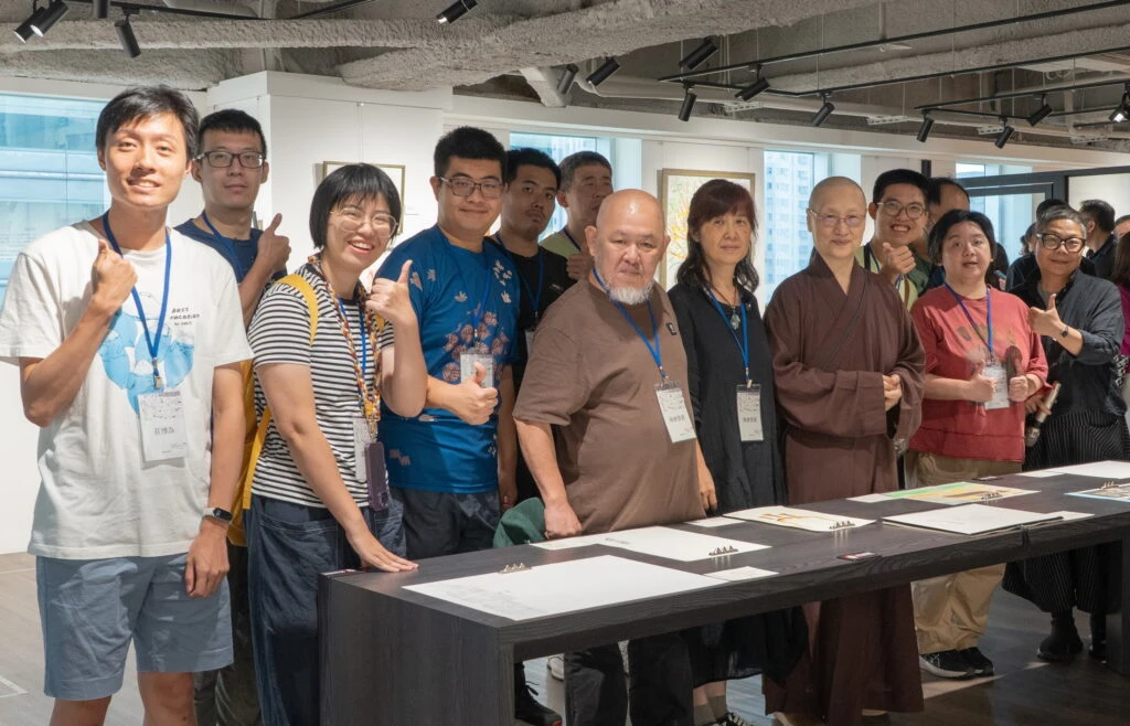 世界宗教博物館《花開的聲音》特展，多寶藝術學堂8名泛自閉症創作者展出24件作品
