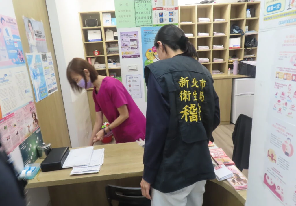 新北急性C型肝炎群聚事件　衛生局勒令板橋一診所停業、負責醫師移付懲戒