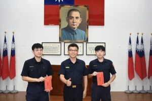 勤務再忙也要拚  花蓮警2員通過警察三等特考  局務會報公開表揚