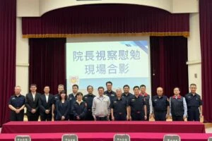 卓院長深夜親赴中山分局慰勉  宣布擴大深夜危勞津貼適用範圍