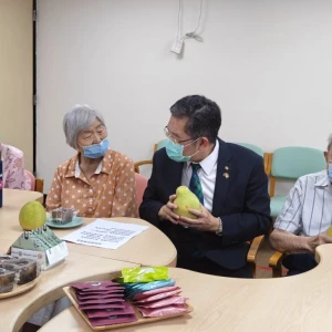 馬偕中秋暖日照 長照全人關懷不間斷