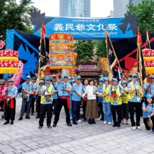 新北客家義民爺祭千人挑擔奉飯　侯友宜：推動客家文化「義起挺新北」