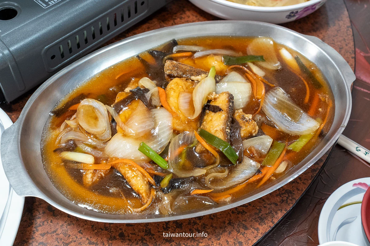 【佳香餐飲部】嘉義超狂女漢子大臉盆砂鍋魚頭,必吃炒魚泡、白斬土雞與澎湃山珍海味! 【佳香餐飲部】嘉義超狂女漢子大臉盆砂鍋魚頭,必吃炒魚泡、白斬土雞與澎湃山珍海味!