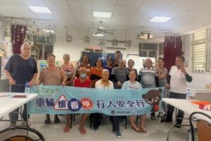 新城警深入部落宣導交通安全 提醒長者注意行人安全及高齡換照 新城警深入部落宣導交通安全 提醒長者注意行人安全及高齡換照