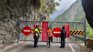 薔琵颱風來襲 蘇花路廊及中橫公路實施預警性封閉 薔琵颱風來襲 蘇花路廊及中橫公路實施預警性封閉