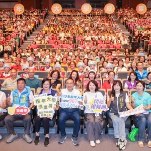 新北市松年大學成果展嗨翻天　侯友宜：年底退休後也要「壯」出自己的青銀人生