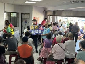 強化社區治安防護網  基四警前進內寮里宣導防詐