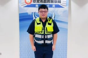 老翁險遭群組暗樁附和騙存款  南港警苦勸守住40萬